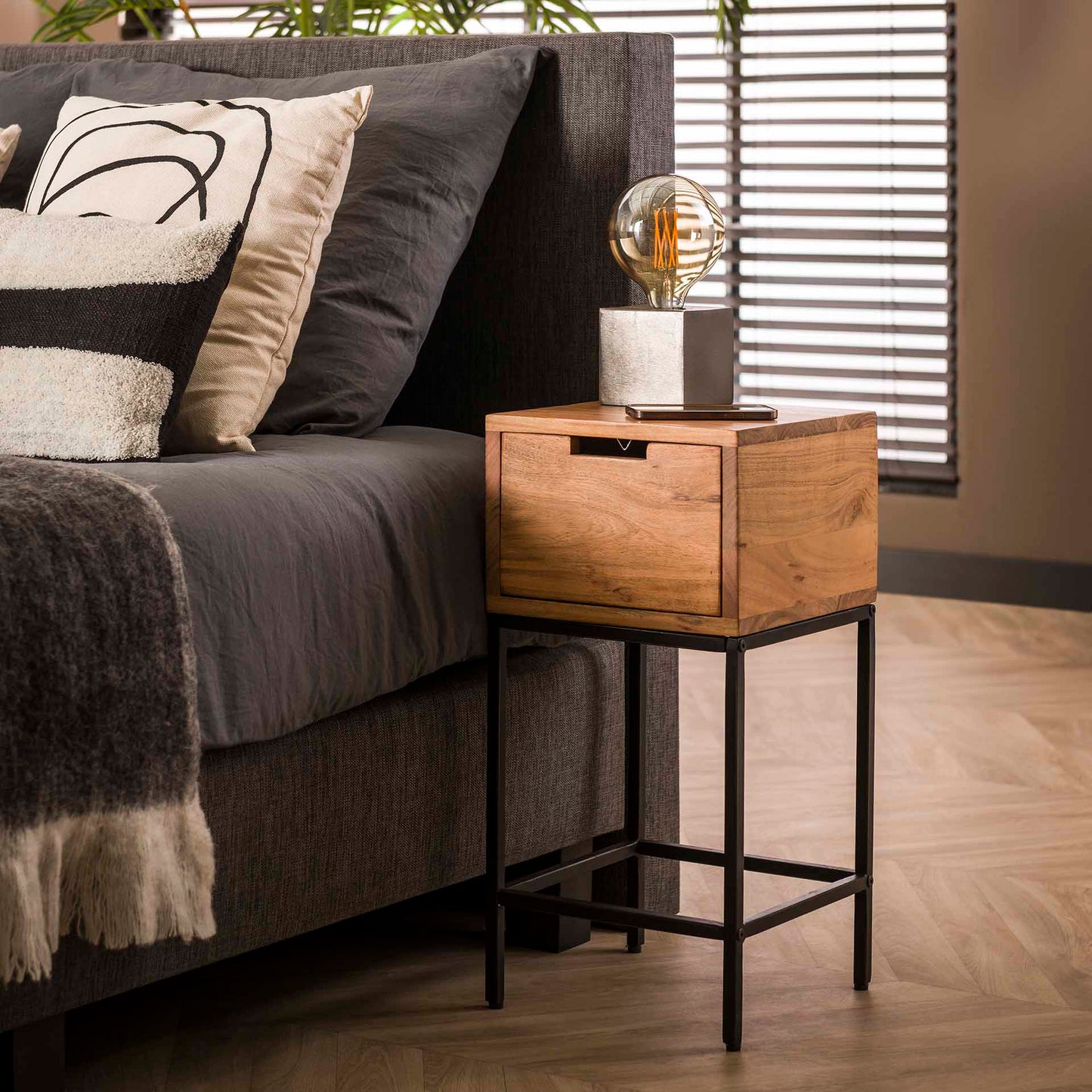 Nachtkastje XS flat / Massief acacia naturel