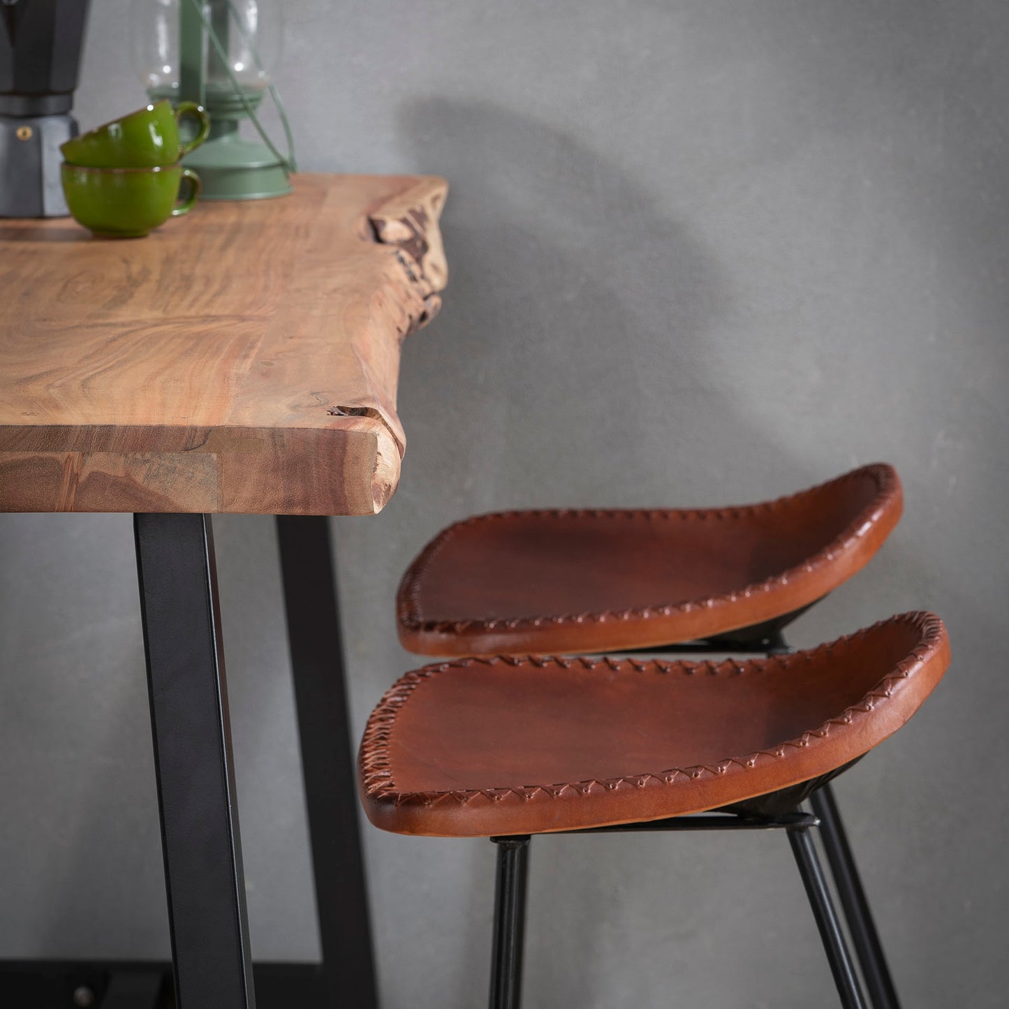 Bartafel live edge 2+3 dik / Massief acacia naturel