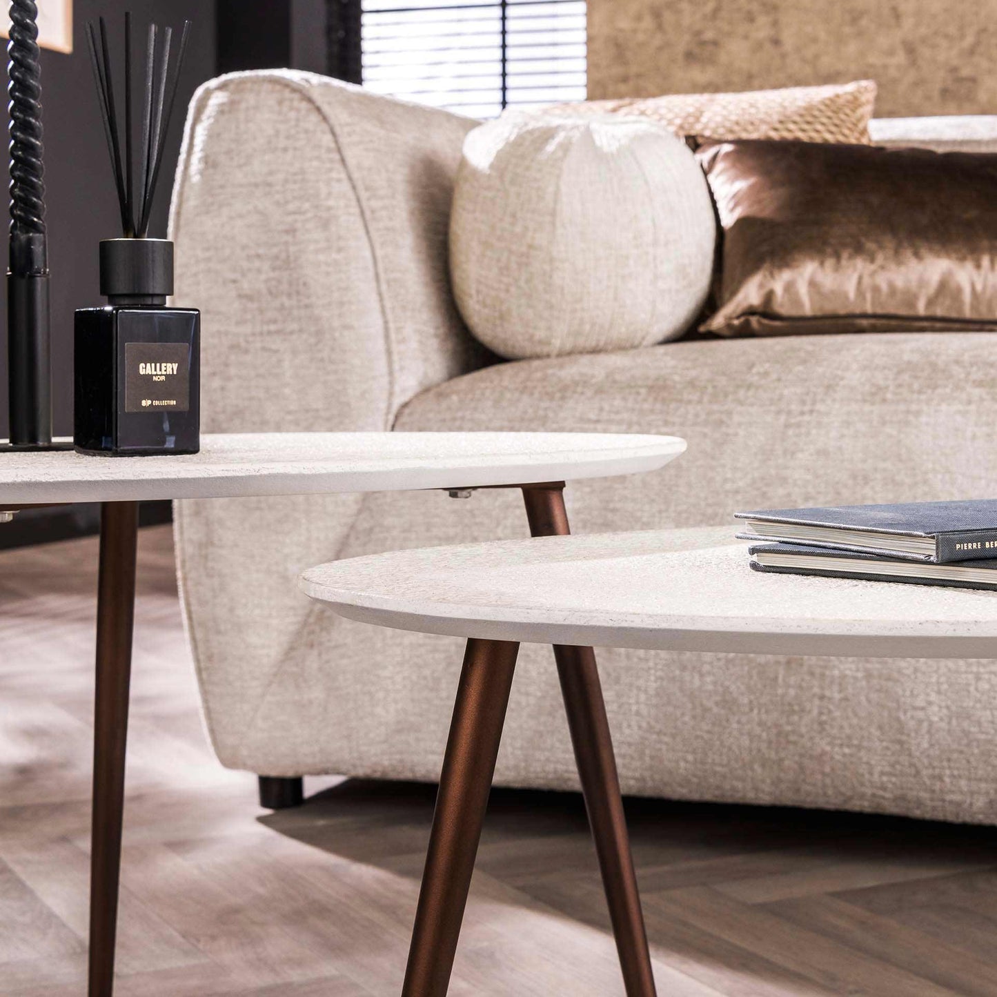 Salontafel set/2 driehoekig stone / Marmer composiet