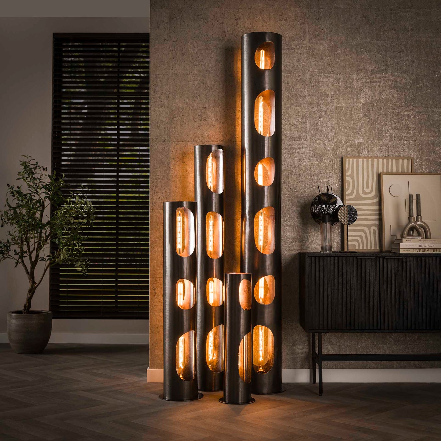 Vloerlamp Ø25 Organic Cylinder L – Zwart Nikkel – 25x25x111 cm