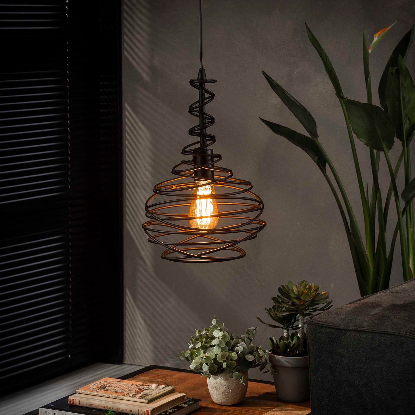 Hanglamp van 1 Lamp Kegel Spinn - 25x25x150 cm - Zwart