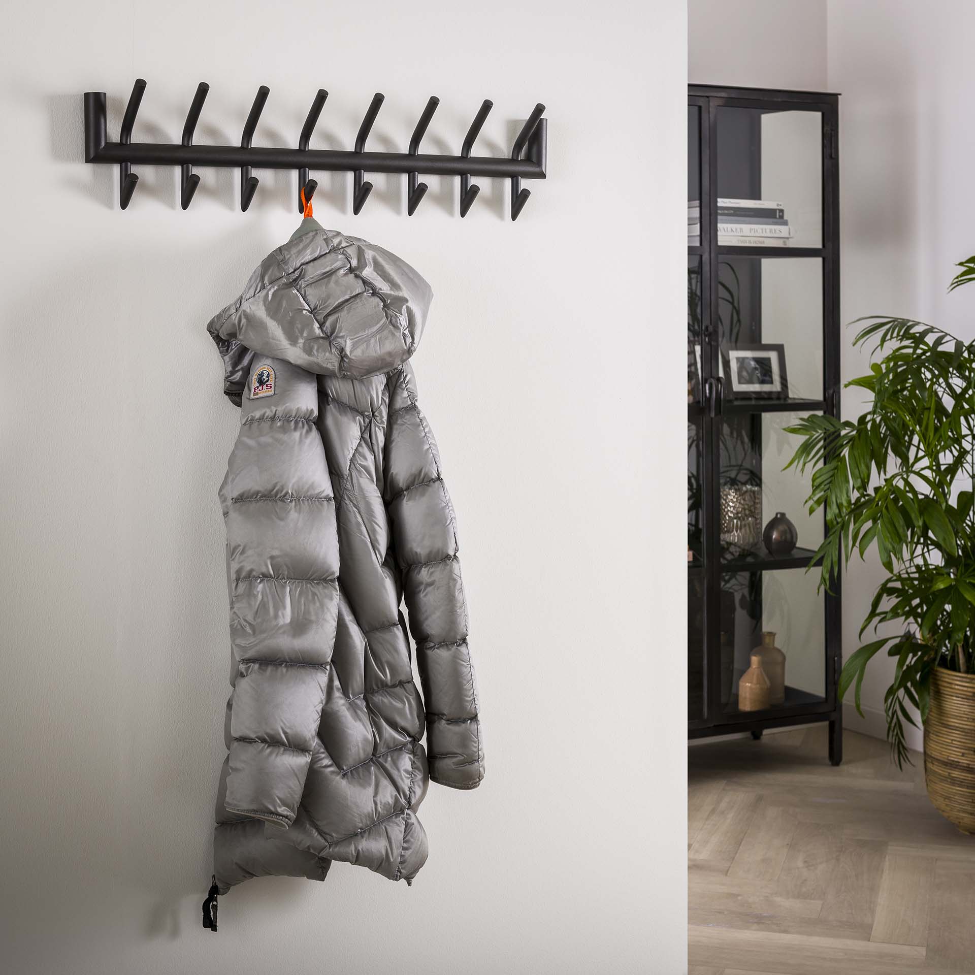 Garderobe 2x8 Haaks Ronde Bui - 78x10x18,5 cm - Donkergrijs Mat