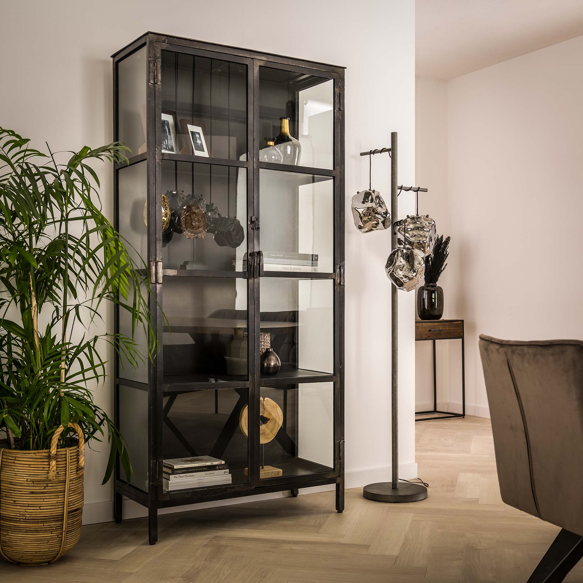 Vitrinekast Rift van Metaal met 2 Deuren - 90x40x190 cm - Gun Metal